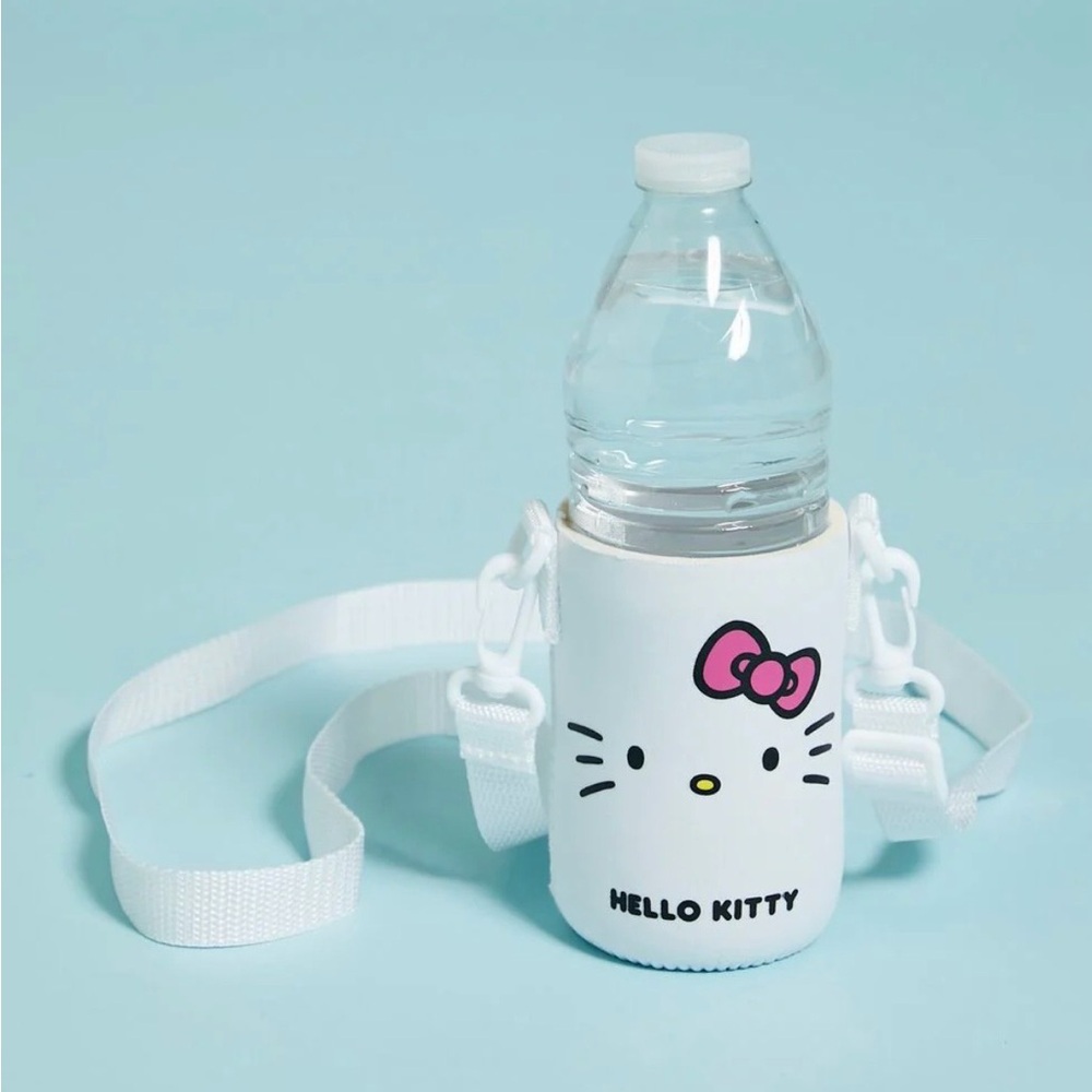 ✨SALE-ONLY TILL FRIDAY✨Hello Kitty Water Bottle Holder